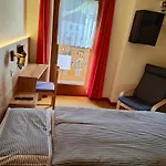 奥博格运动旅馆 2*